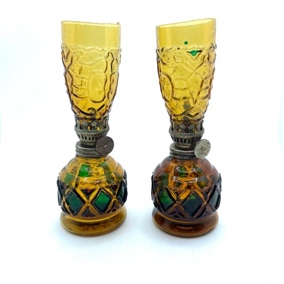 Pair of Miniature Amber Glass Oil Lamp Hong Kong Sail Boat Brand, Vintage - Picture 7 of 7